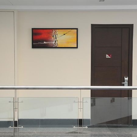 Hotel Gulnar New Delhi Extérieur photo