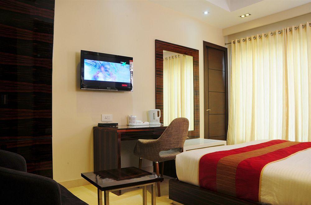 Hotel Gulnar New Delhi Extérieur photo