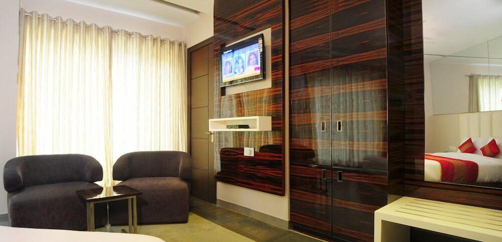 Hotel Gulnar New Delhi Extérieur photo