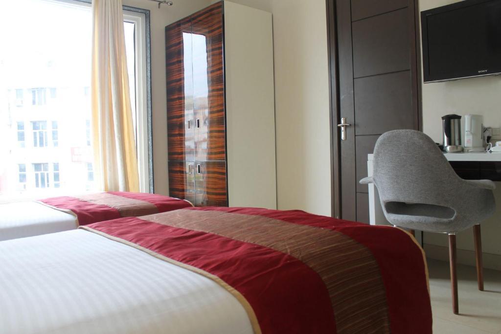 Hotel Gulnar New Delhi Extérieur photo