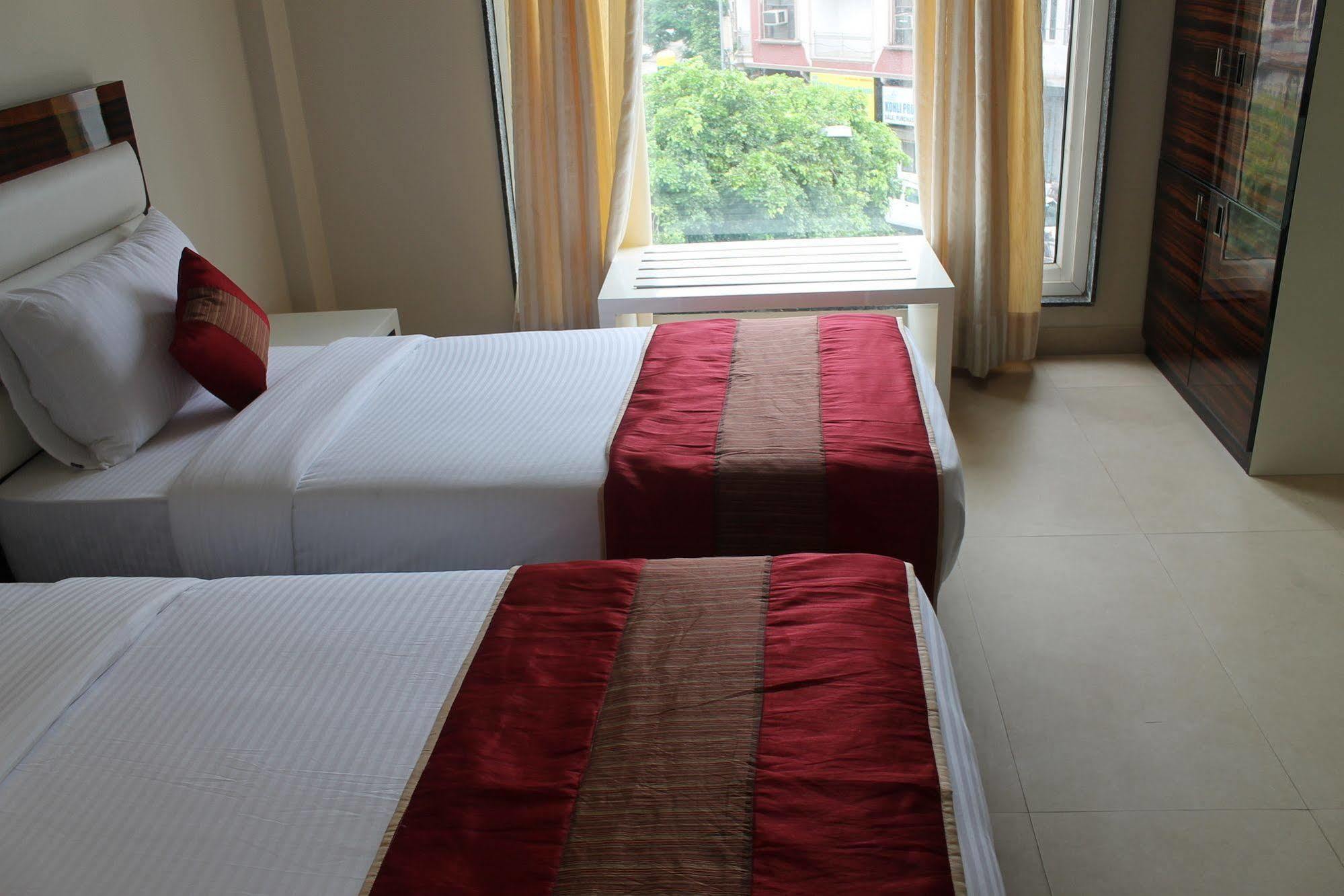 Hotel Gulnar New Delhi Chambre photo