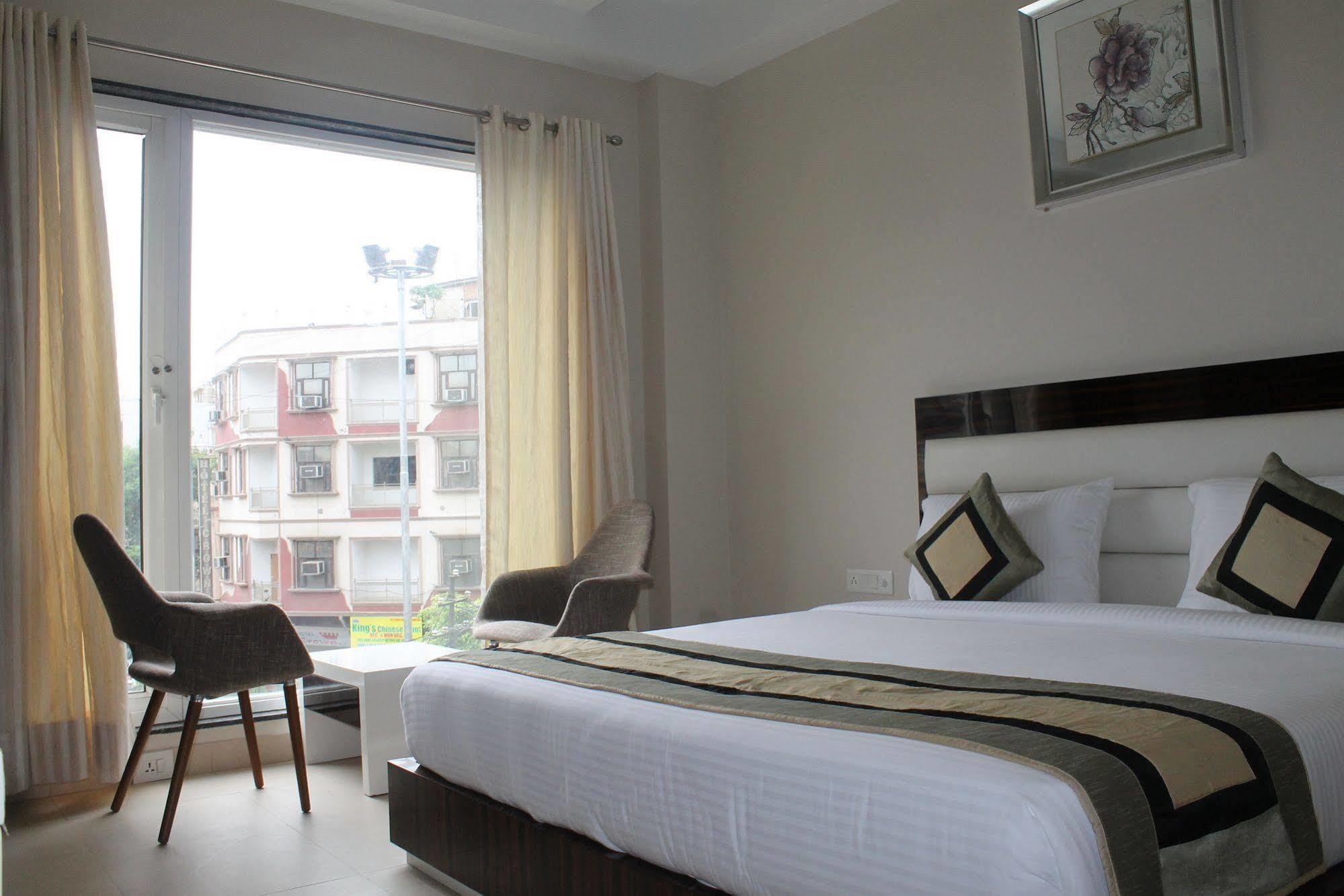 Hotel Gulnar New Delhi Chambre photo