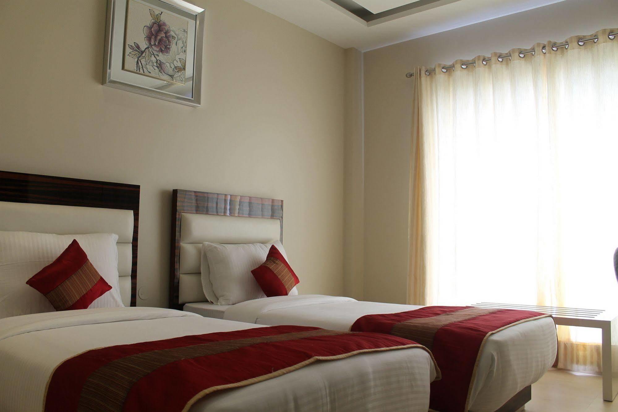 Hotel Gulnar New Delhi Chambre photo